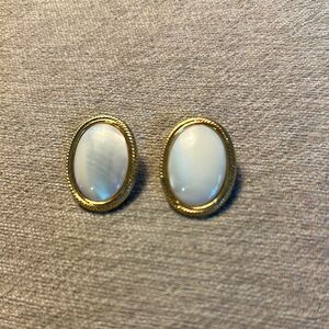 Vintage Elegant Gold and White Oval Earrings